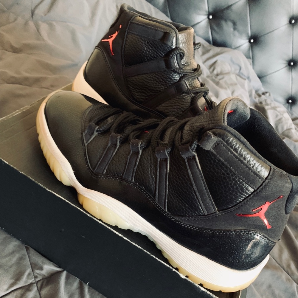 Jordan 11 (72 & 10)